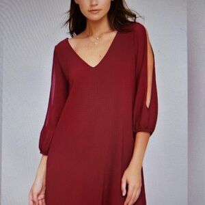 Lulu's Shifting Dears V-Neck Long Sleeve Dress in Burgundy. NWTGS